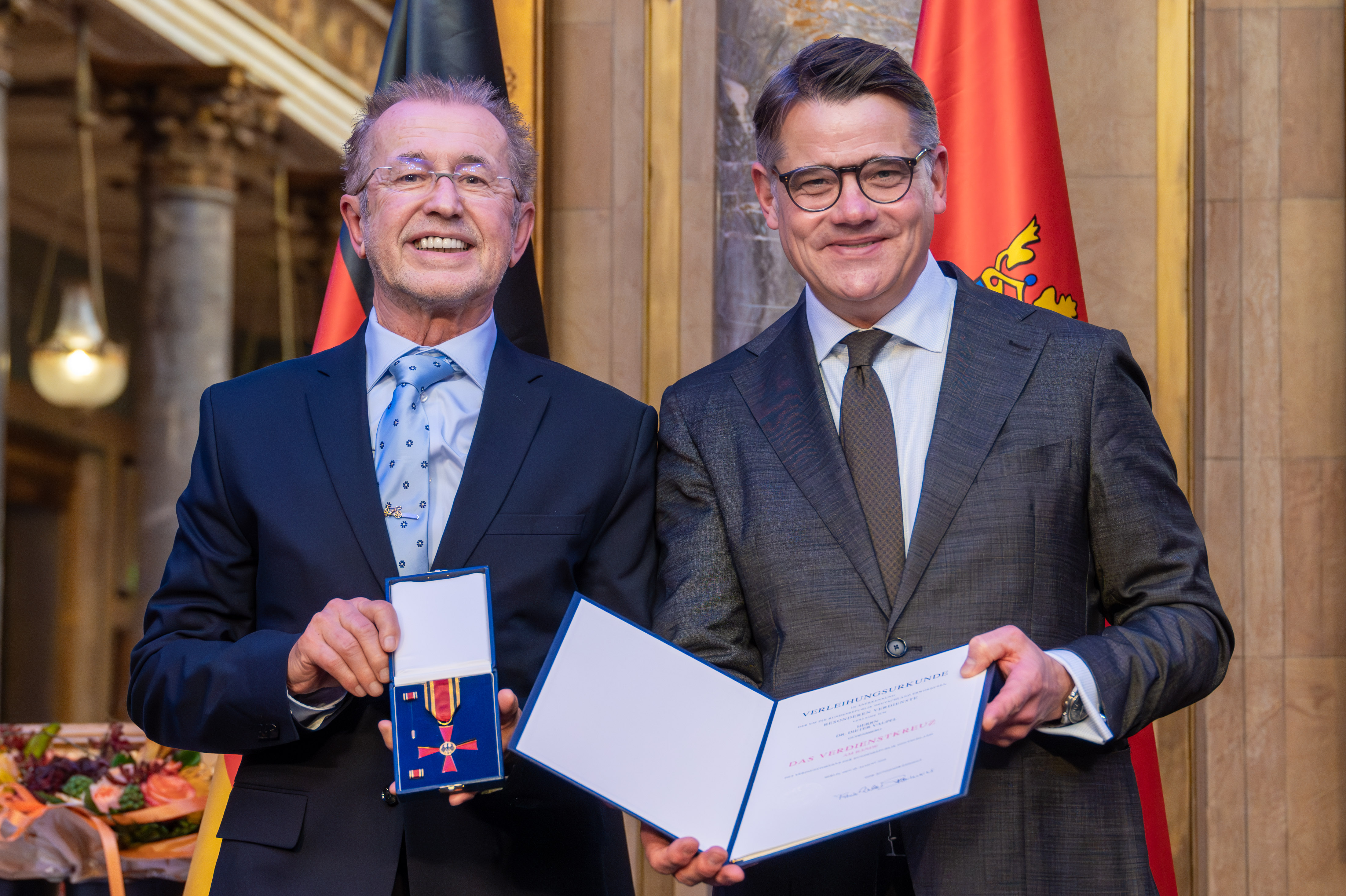 bvo_dr-dieter_vaupel_und_ministerpraesident_boris_rhein_c_hessische_staatskanzlei.jpg